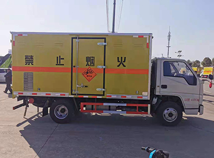 天水爆破器材运输车工人安全操作规范与智能技术保障